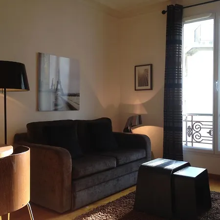 Bastille Apartment *