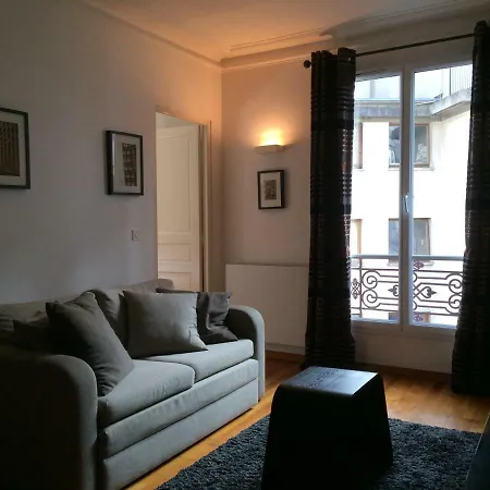 Bastille Apartment *